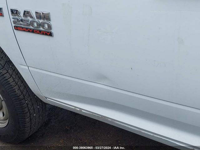 3C6UR5HJ3HG771309 RAM 2500 Tradesman  4x4 8' Box