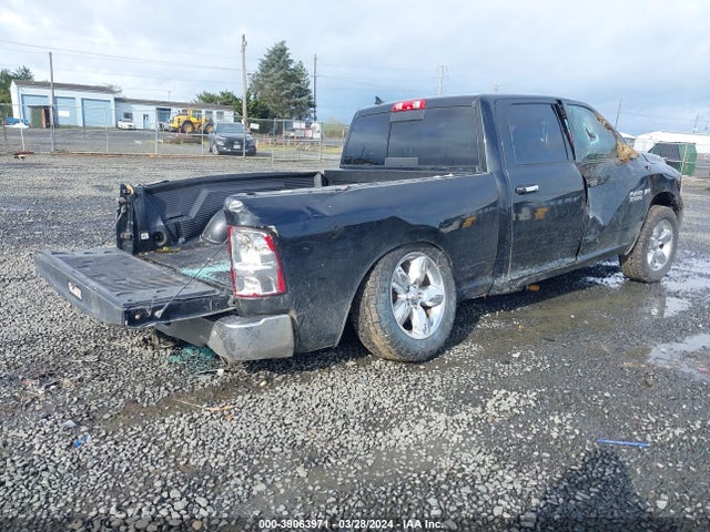 1C6RR7TT2JS168523 RAM 1500 Big Horn  4x4 6'4 Box
