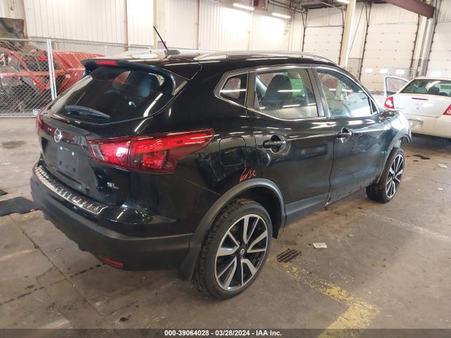 JN1BJ1CP9HW032008 Nissan Rogue Sport Sl