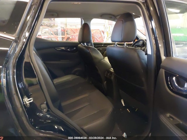JN1BJ1CP9HW032008 Nissan Rogue Sport Sl