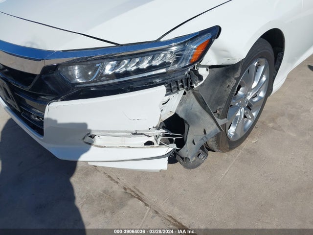 Honda ACCORD LX 2018 1HGCV1F1XJA150408 Image 18
