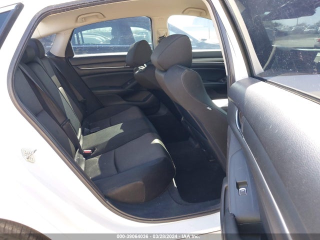 Honda ACCORD LX 2018 1HGCV1F1XJA150408 Image 8