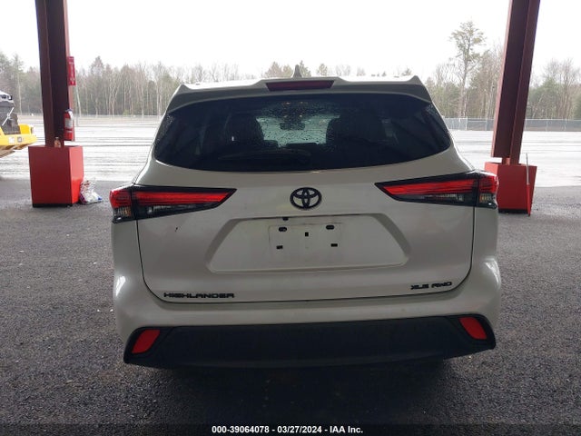 Toyota Highlander Xle 2022 5TDGZRBH0NS596856 Image 16