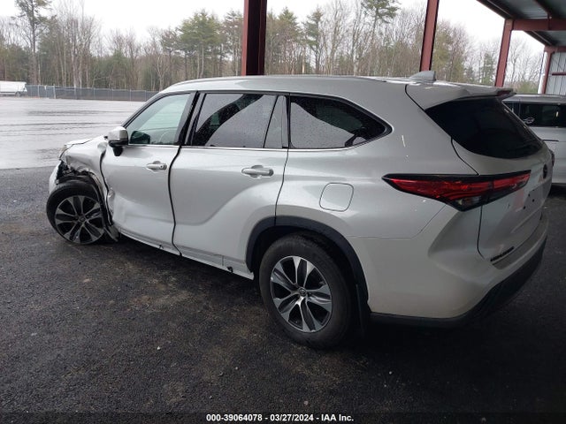 Toyota Highlander Xle 2022 5TDGZRBH0NS596856 Image 3