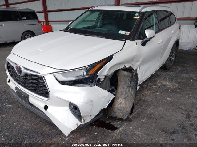 Toyota Highlander Xle 2022 5TDGZRBH0NS596856 Image 6