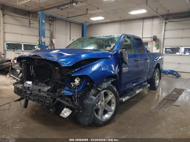 RAM 1500 Express Quad Cab 4x4 6'4 Box 2017 1C6RR7FT8HS690529 Image 2