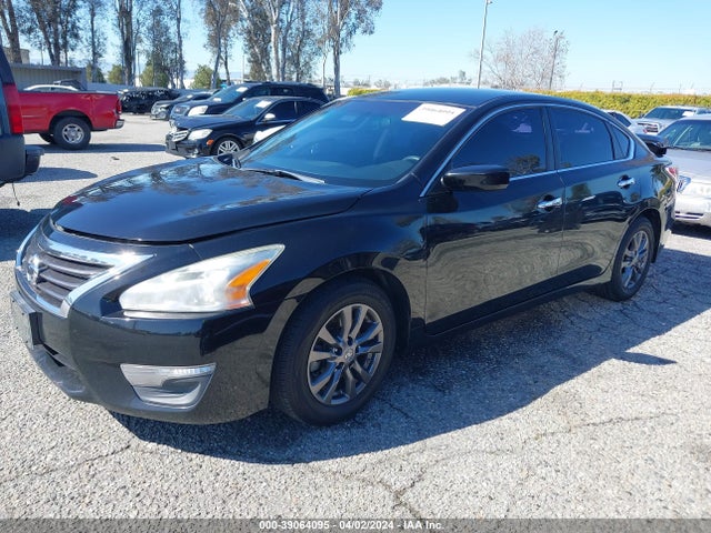 Nissan Altima 2.5 S 2015 1N4AL3AP8FC585884 Image 2