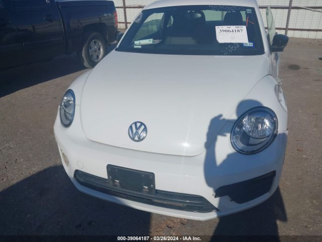 3VWFD7AT2JM702686 Volkswagen Beetle 2.0t Coast/2.0t S