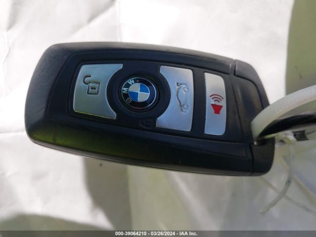 WBA8E1G37HNU18996 BMW 320i