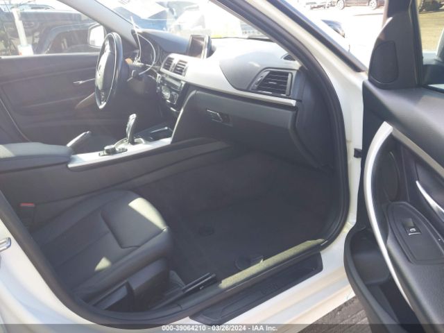 WBA8E1G37HNU18996 BMW 320i