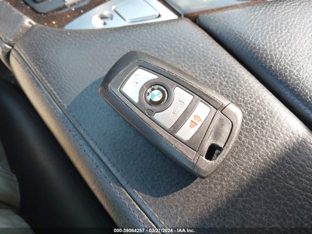 BMW 535i Xdrive 2015 WBA5B3C50FD544067 Image 11
