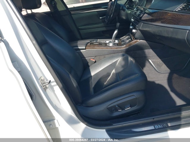 BMW 535i Xdrive 2015 WBA5B3C50FD544067 Image 5