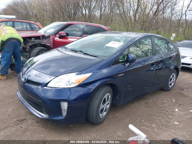 Toyota Prius Two 2014 JTDKN3DU9E0362814 Image 2