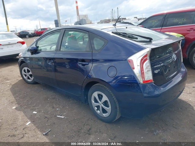 Toyota Prius Two 2014 JTDKN3DU9E0362814 Image 3