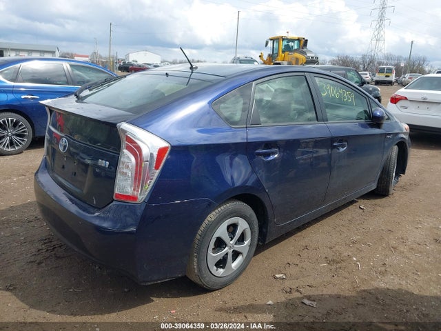 Toyota Prius Two 2014 JTDKN3DU9E0362814 Image 4