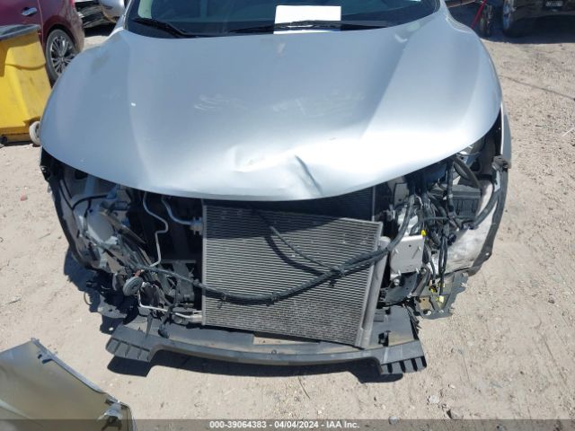 JN1BJ1CP9JW105738 Nissan Rogue Sport Sl