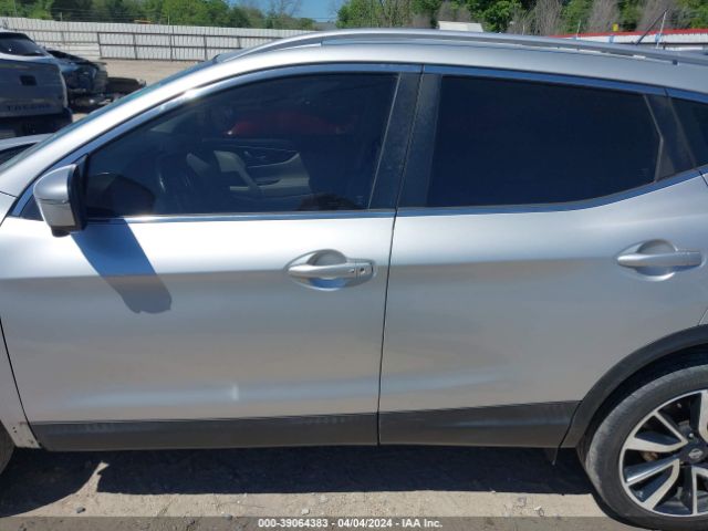 JN1BJ1CP9JW105738 Nissan Rogue Sport Sl