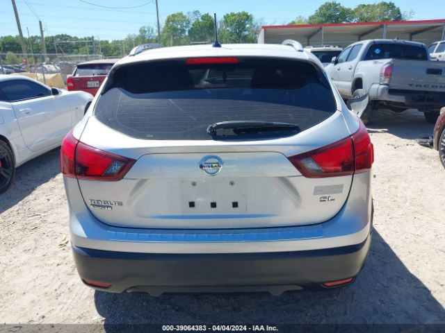 JN1BJ1CP9JW105738 Nissan Rogue Sport Sl