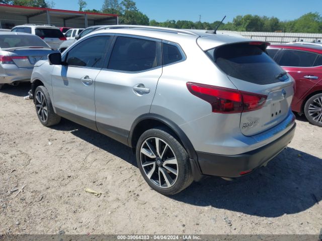 JN1BJ1CP9JW105738 Nissan Rogue Sport Sl