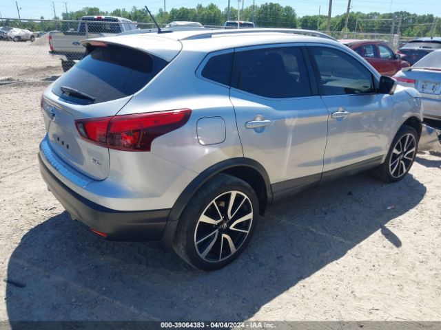 JN1BJ1CP9JW105738 Nissan Rogue Sport Sl