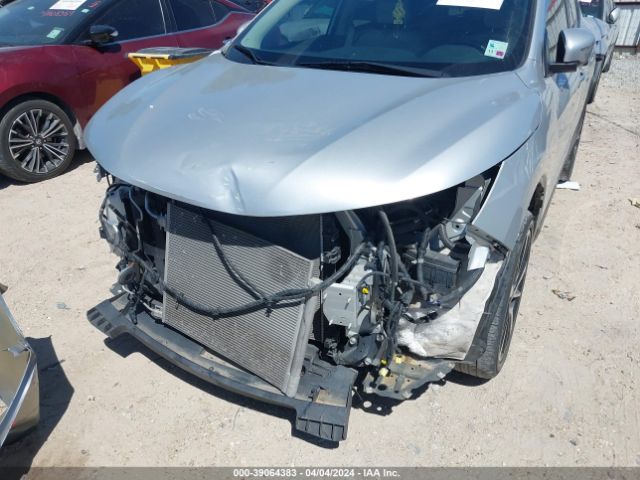 JN1BJ1CP9JW105738 Nissan Rogue Sport Sl