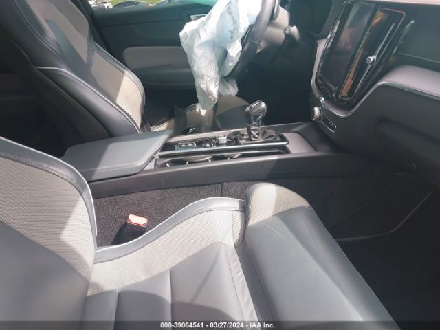 YV4102RM8L1598047 Volvo Xc60 T5 R-design