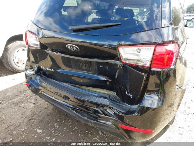 KIA SEDONA LX 2018 KNDMB5C14J6379788 Image 6