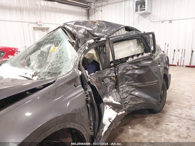 Toyota RAV4 LE 2015 JTMBFREV3FD156017 Image 6