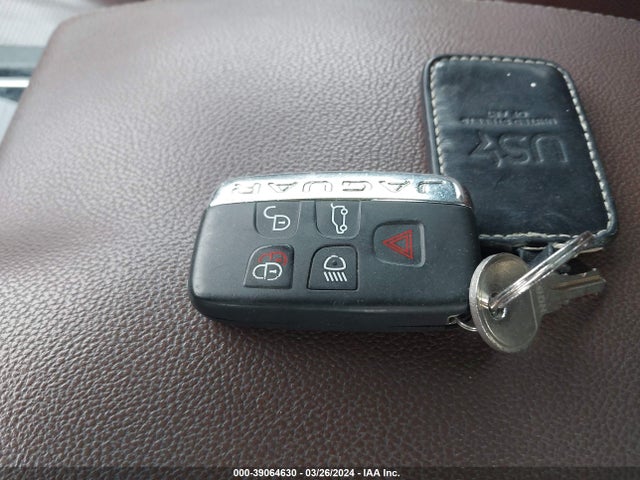 2017 JAGUAR F-PACE SADCM2BV7HA889945 Photo 10