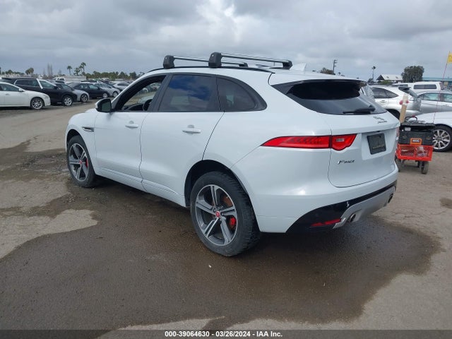 2017 JAGUAR F-PACE SADCM2BV7HA889945 Photo 2