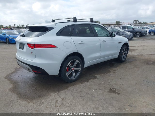 2017 JAGUAR F-PACE SADCM2BV7HA889945 Photo 3