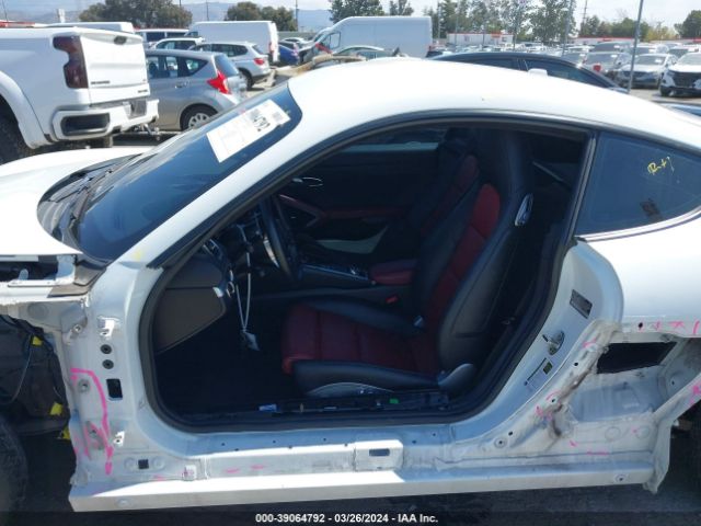 WP0AA2A89JK260940 Porsche 718 Cayman