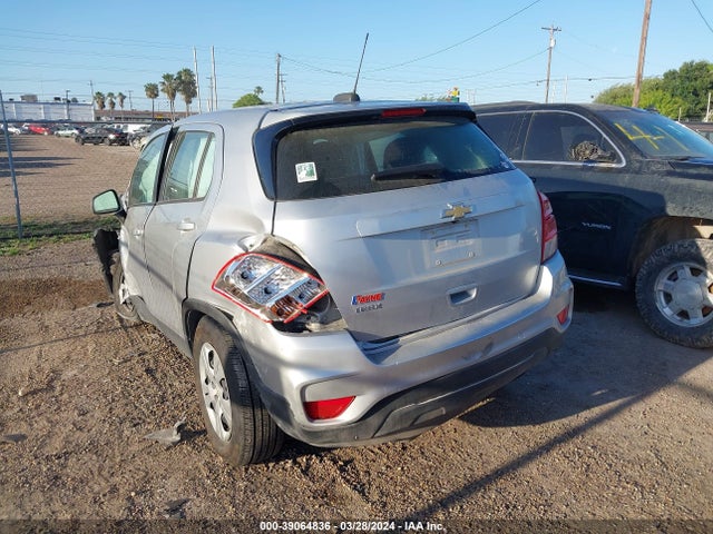 Chevrolet TRAX LS 2018 KL7CJKSB1JB704229 Image 3