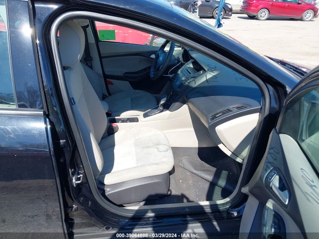 Ford FOCUS SE 2017 1FADP3F29HL208725 Image 5