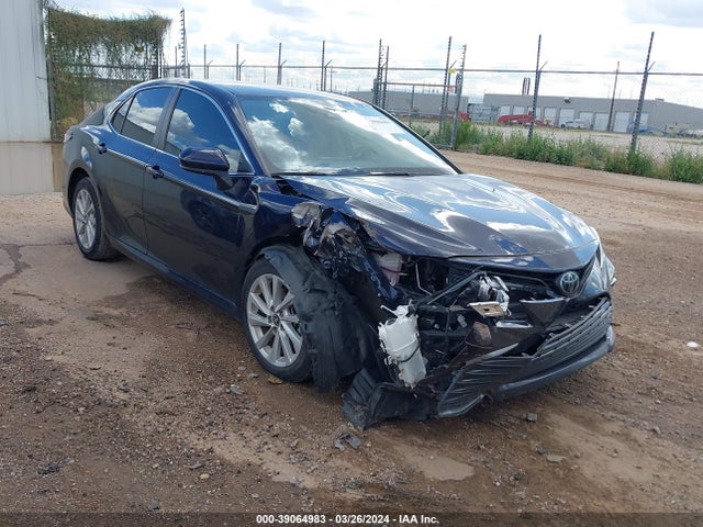 Toyota CAMRY LE 2022 4T1C11AK5NU680201 zdjęcie główne