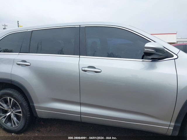 Toyota Highlander Le Plus 2017 5TDZZRFH1HS206905 Image 14