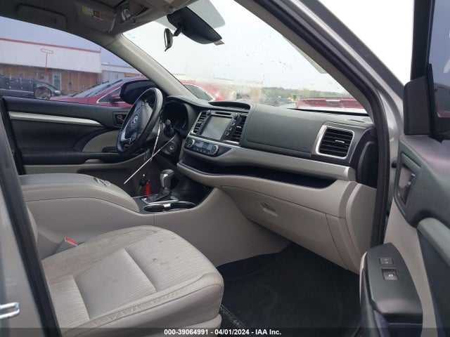 Toyota Highlander Le Plus 2017 5TDZZRFH1HS206905 Image 5