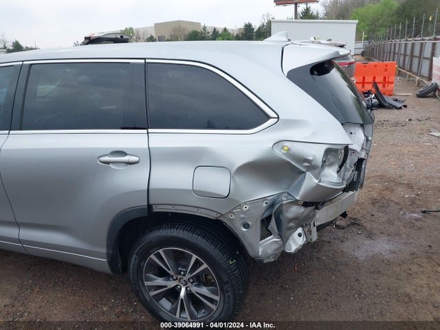 Toyota Highlander Le Plus 2017 5TDZZRFH1HS206905 Image 6
