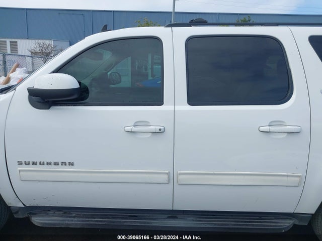 Chevrolet Suburban 1500 Lt 2014 1GNSCJE02ER108709 Image 15