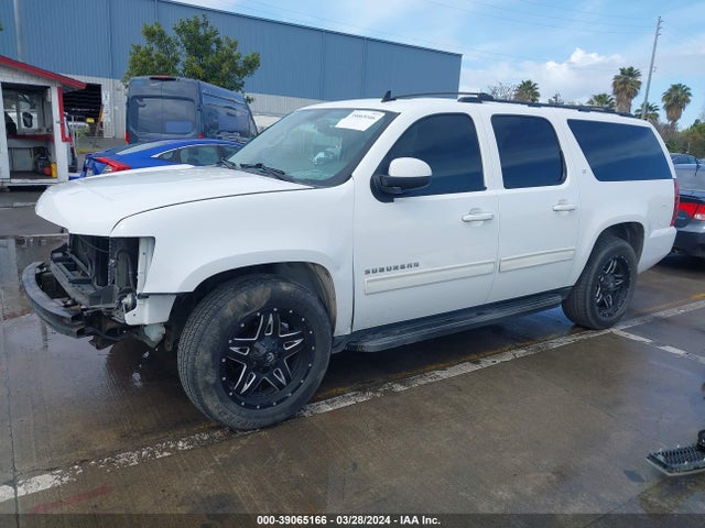 Chevrolet Suburban 1500 Lt 2014 1GNSCJE02ER108709 Image 2