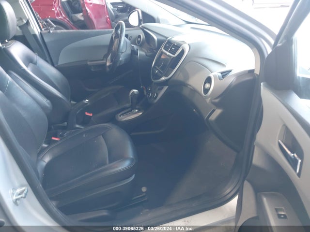 Chevrolet Sonic Premier Auto 2019 1G1JF5SB7K4129873 Image 5