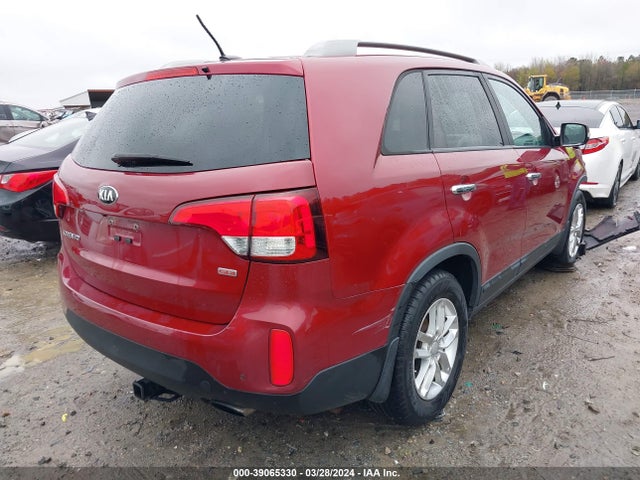 KIA SORENTO LX 2015 5XYKT3A69FG625892 Image 4