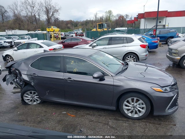 Toyota CAMRY LE 2022 4T1C11AK8NU632997 Image 13