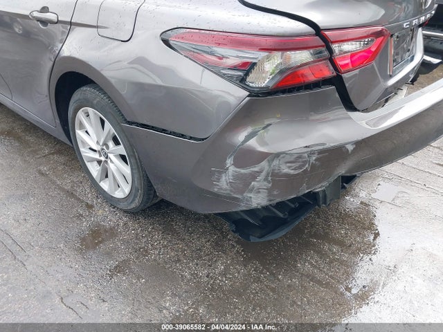 Toyota CAMRY LE 2022 4T1C11AK8NU632997 Image 18