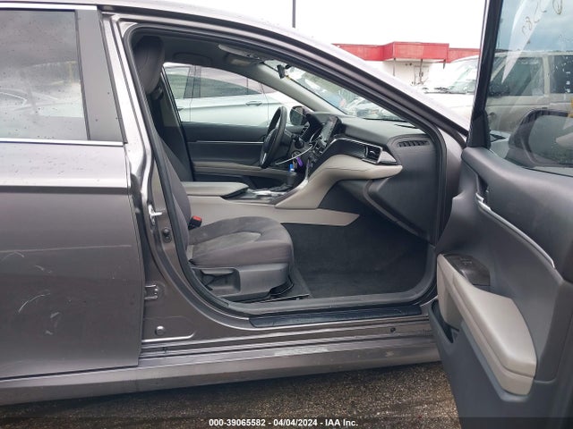 Toyota CAMRY LE 2022 4T1C11AK8NU632997 Image 5