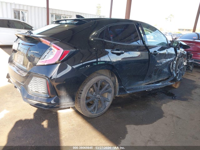 Honda Civic Sport 2018 SHHFK7H40JU415566 Image 4