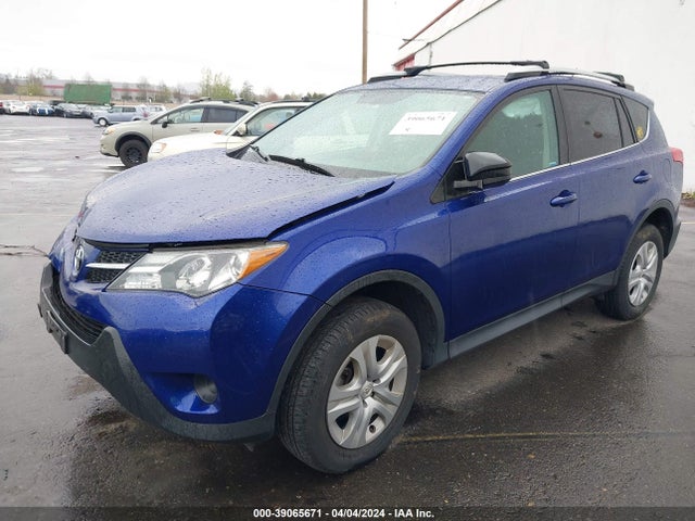 Toyota RAV4 LE 2015 2T3BFREVXFW350983 Image 2