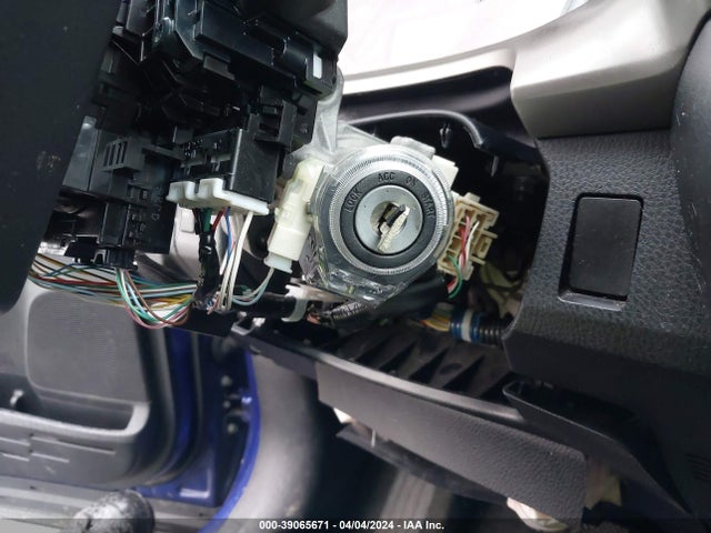 Toyota RAV4 LE 2015 2T3BFREVXFW350983 Image 6