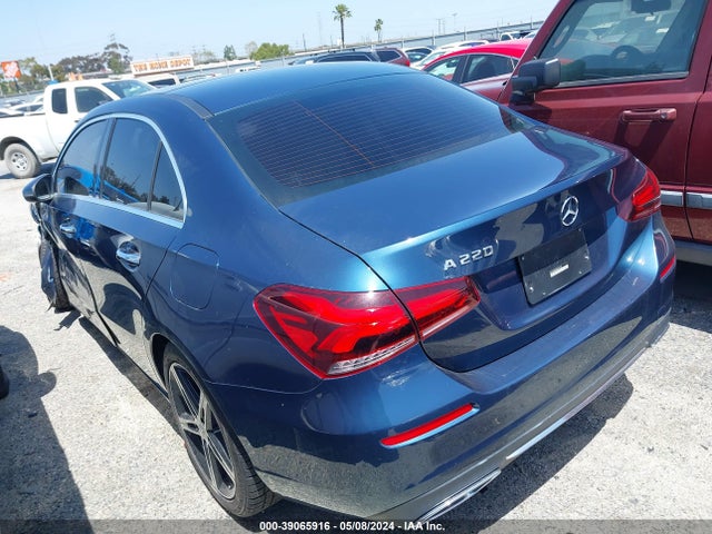 Mercedes-Benz A 220 2021 W1K3G4EB8MJ296739 Image 3
