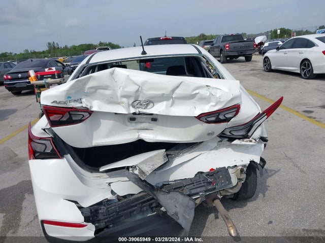 Hyundai ACCENT SE 2019 3KPC24A31KE050813 Image 16